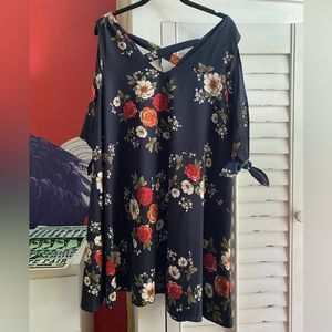 Umgee Large Navy Floral Tunic
